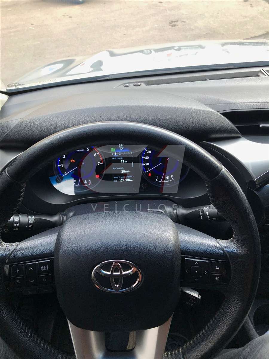 hilux-17
